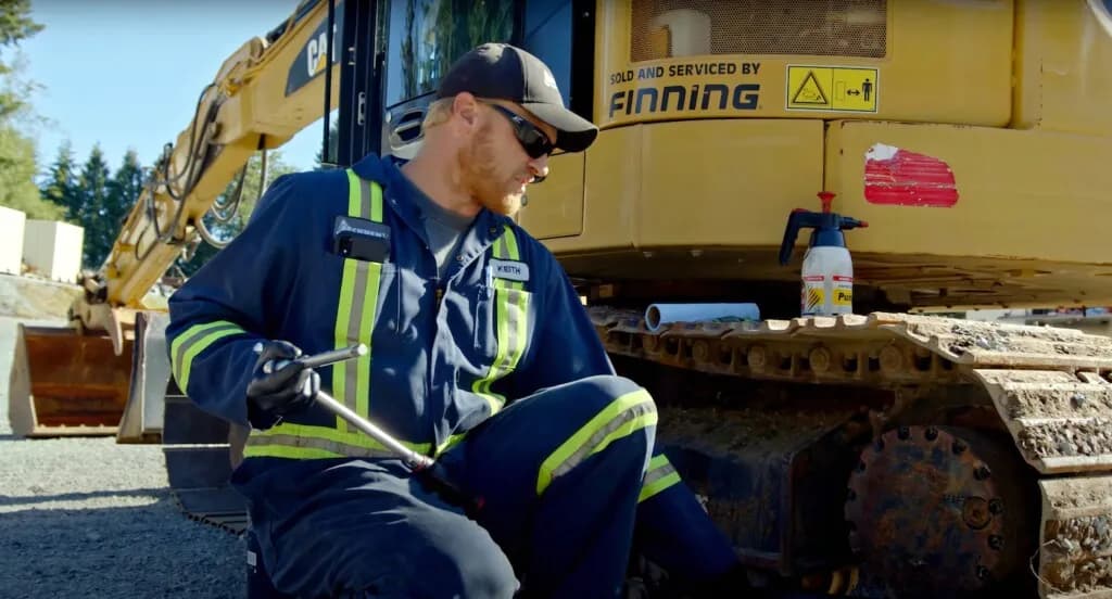 Jak sprawdzić poziom oleju hydraulicznego w koparce: 8 kroków