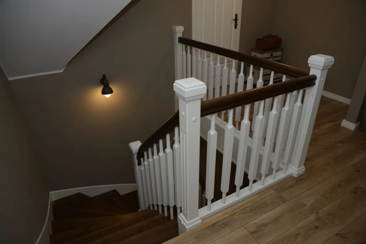 Schody w stylu amerykańskim: Trend który podbija Polskę?