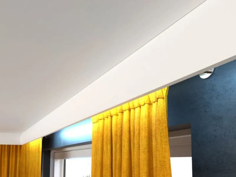 Listwa na zasłony: Jak zamaskować karnisz? Sprytne triki