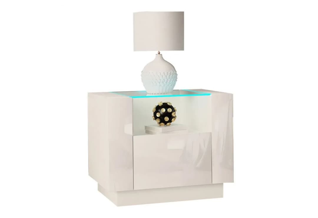 Mały stolik nocny: Jak wybrać funkcjonalny? 4 cechy