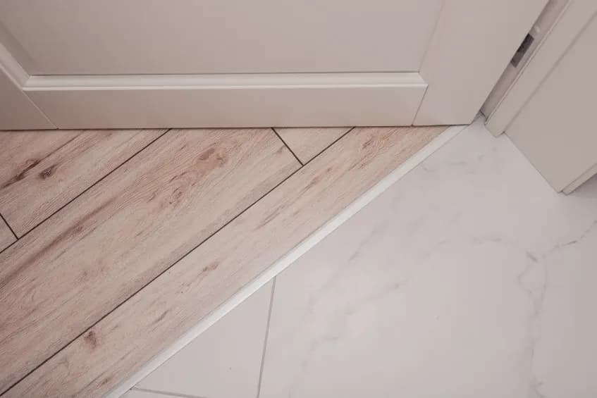 Próg do paneli: Dlaczego jest niezbędny? 3 ważne funkcje