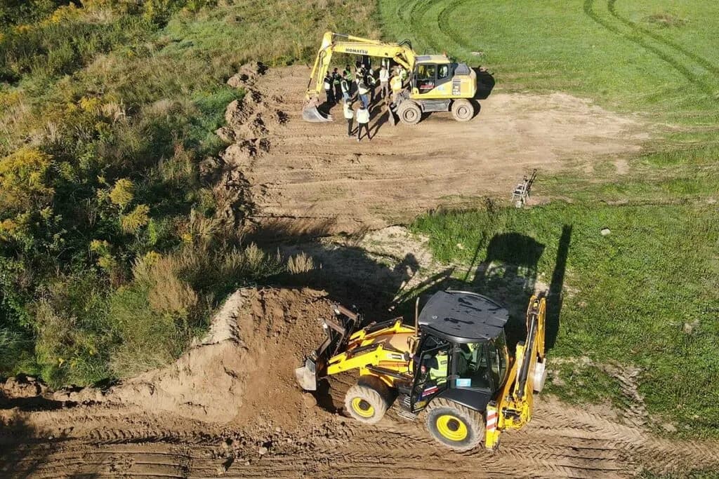 Czy kurs na koparkę jest trudny? Poznaj fakty i wymagania