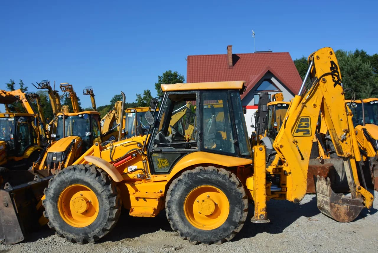 Jaka koparko-ładowarka do 50 tys? Top modele i porady zakupu