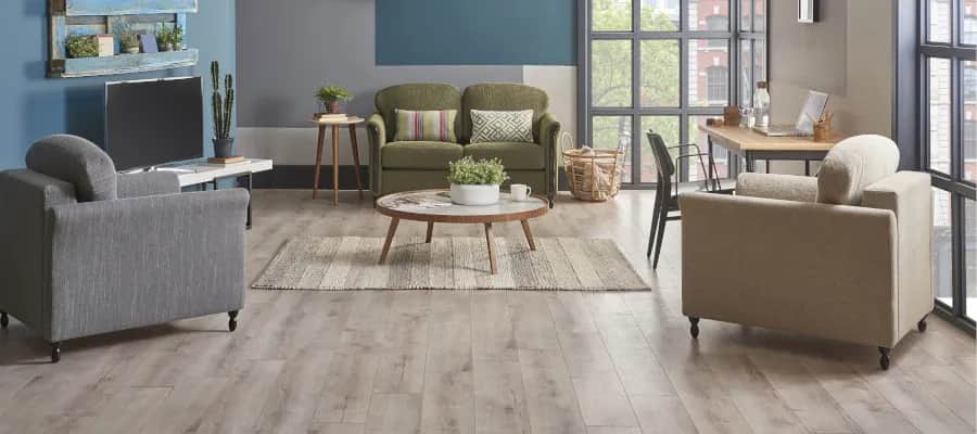 Szerokość paneli podłogowych: Która najlepsza do Twojego wnętrza?